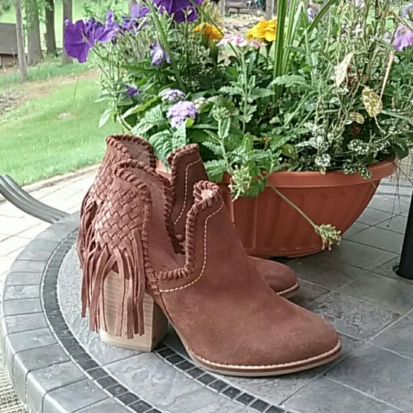 Ariat Shoes - NEW Unbridled ARIT Bootie